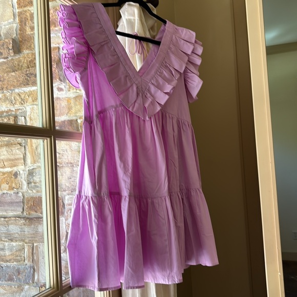 Super flattering and fun purple dress - Picture 3 of 3